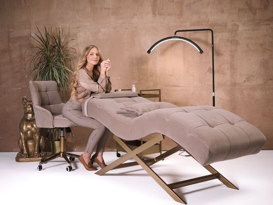 Exploring the Blissful Comfort: The Hydraulic Massage Table Revolutionizing Wellness Experiences